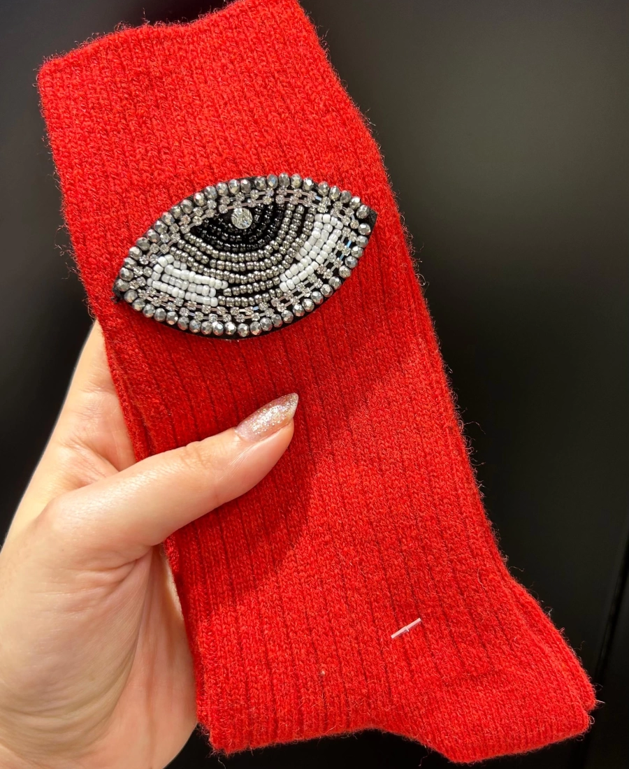 Edas Göz İşlemeli Kırmızı Yün Çorap