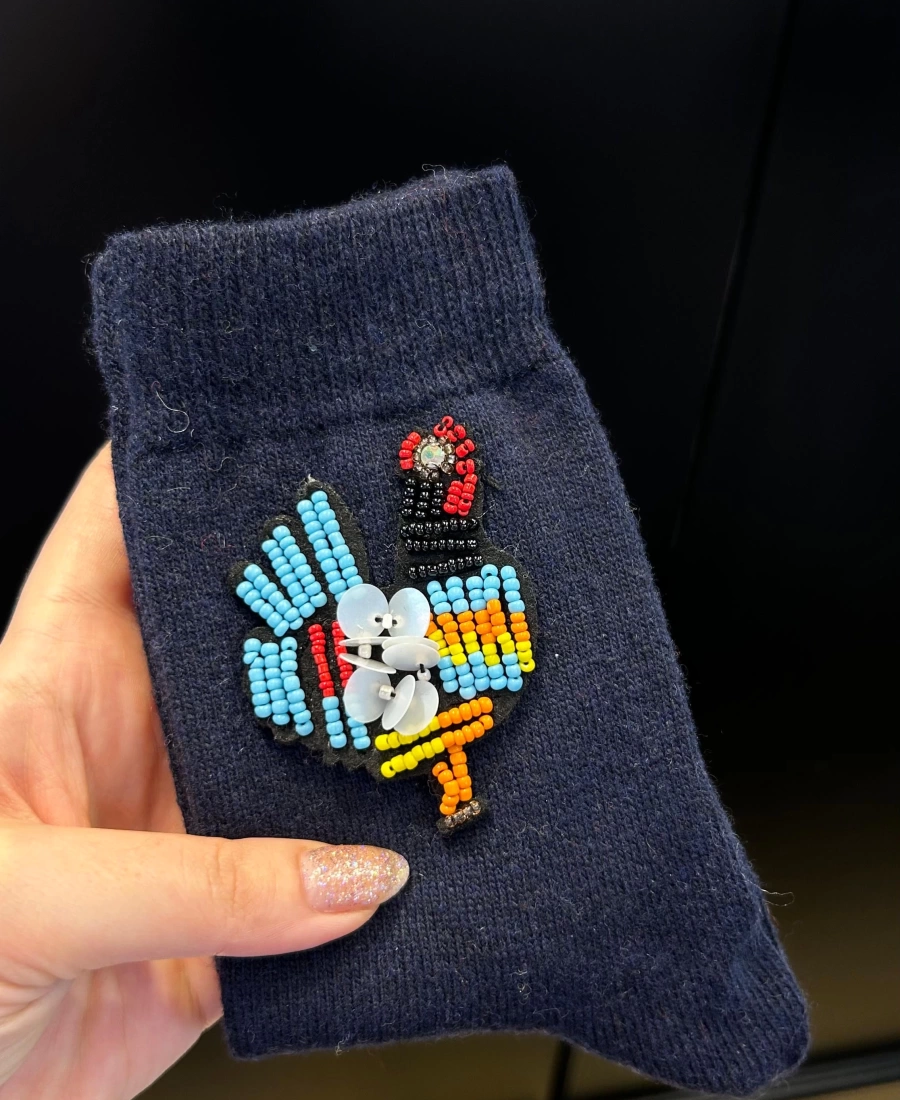 Eda’s Tavuk İşlemeli Lacivert Yün Çorap