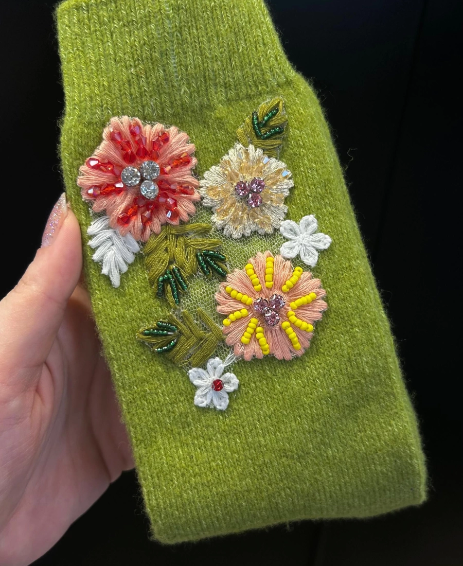Eda’s Çiçek İşlemeli Mor Yün Çorap