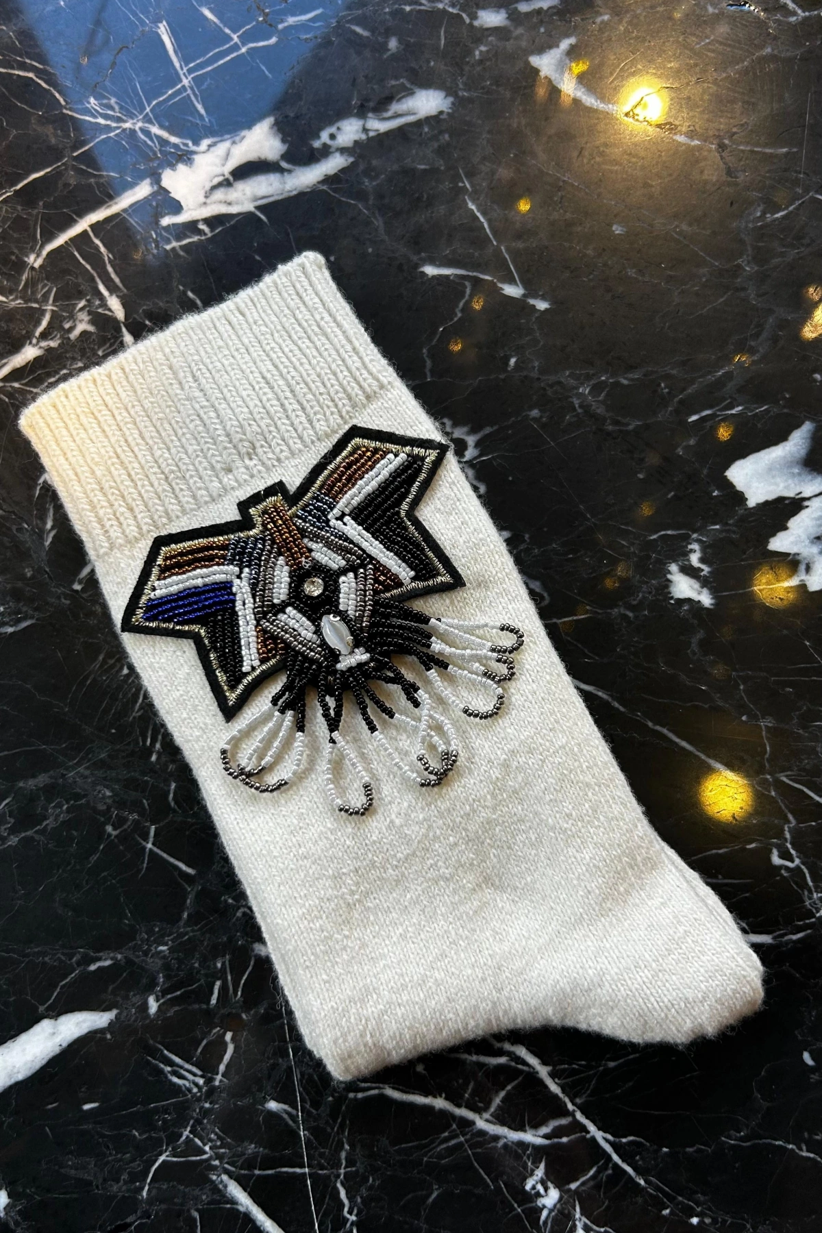 Edas Krem Renk İşlemeli Çorap