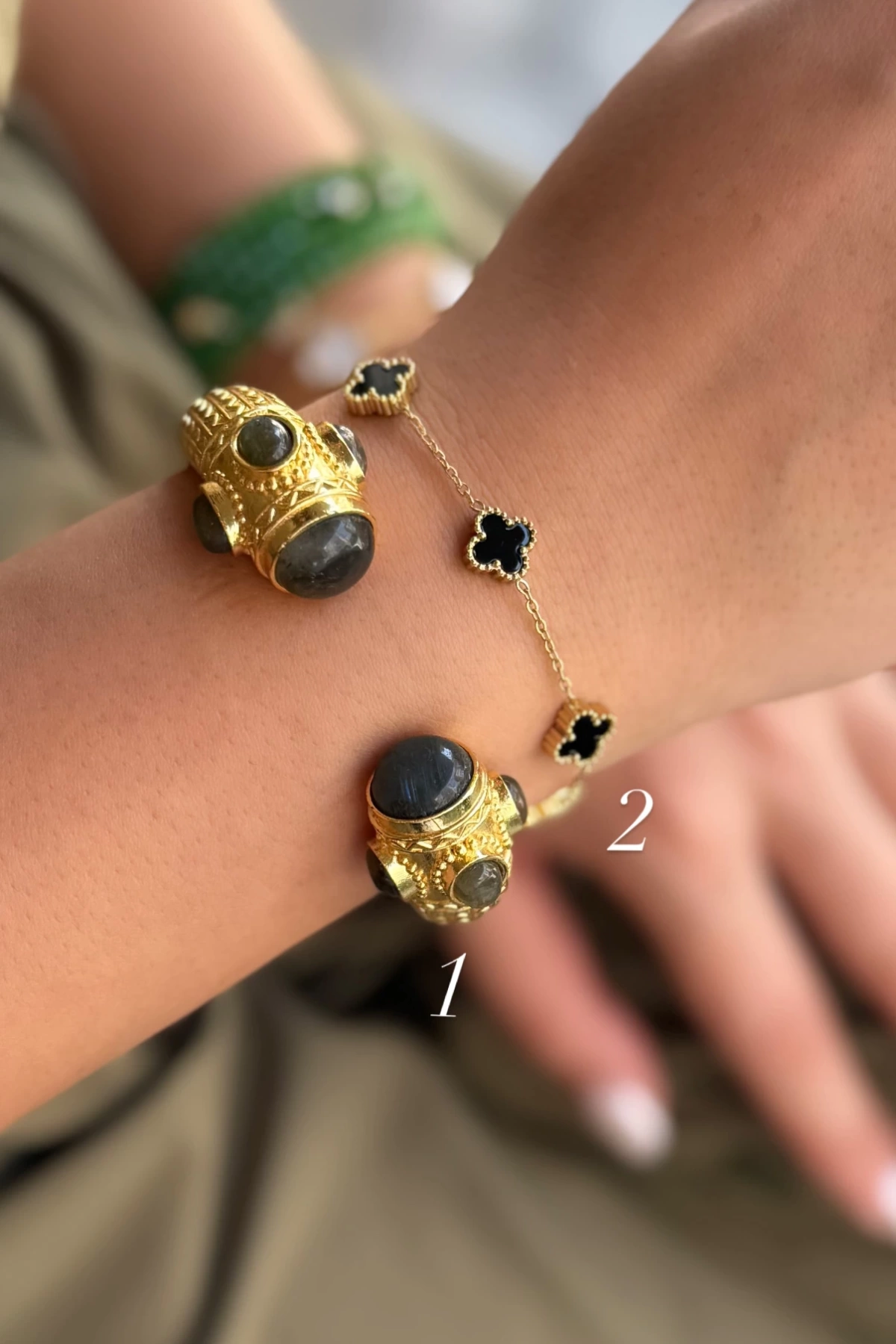 Çelik Gold Siyah Mini Yonca Bileklik (2)