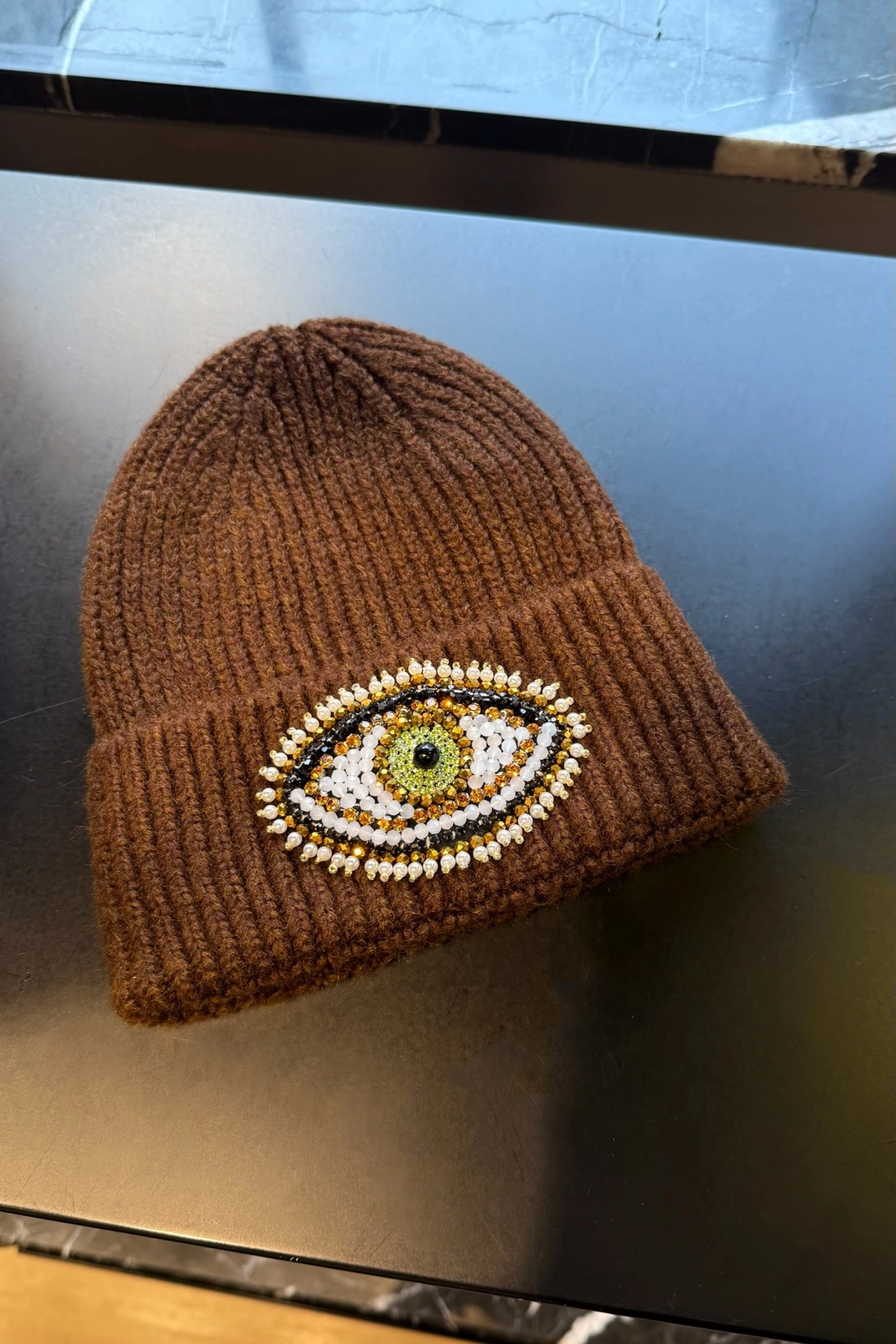 Renkli Gold Göz İşlemeli Kahve Bere