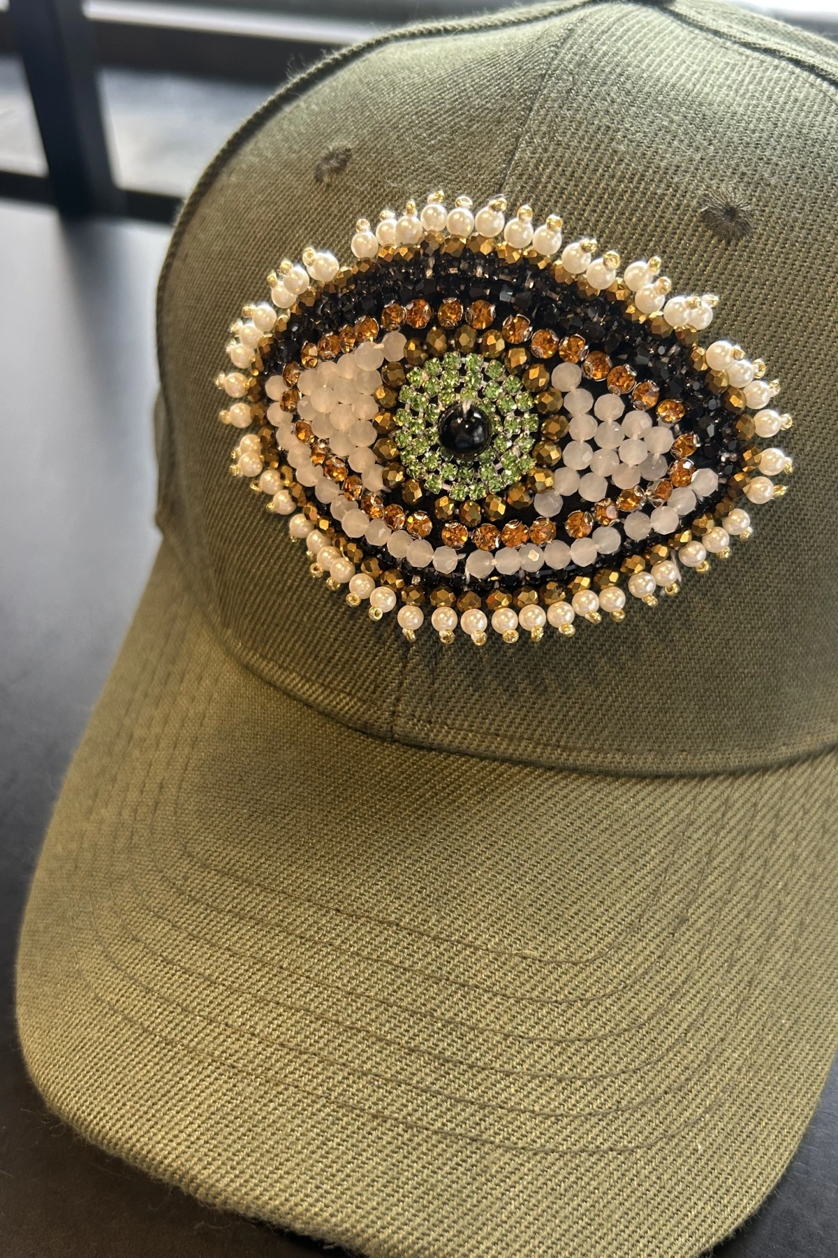 İncili Göz İşlemeli Haki Kep Şapka