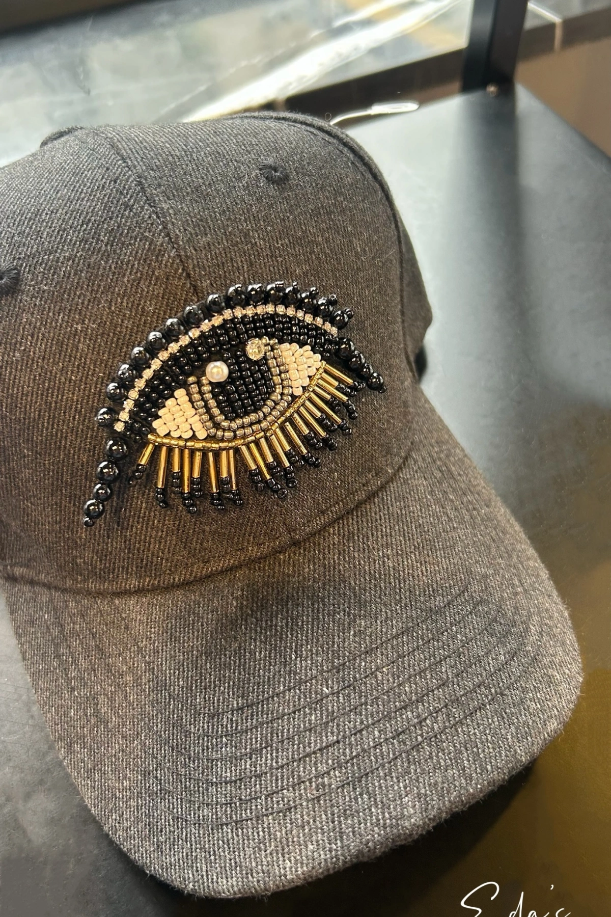 Siyah Boncuklu Göz İşlemeli Antrasit Kep Şapka