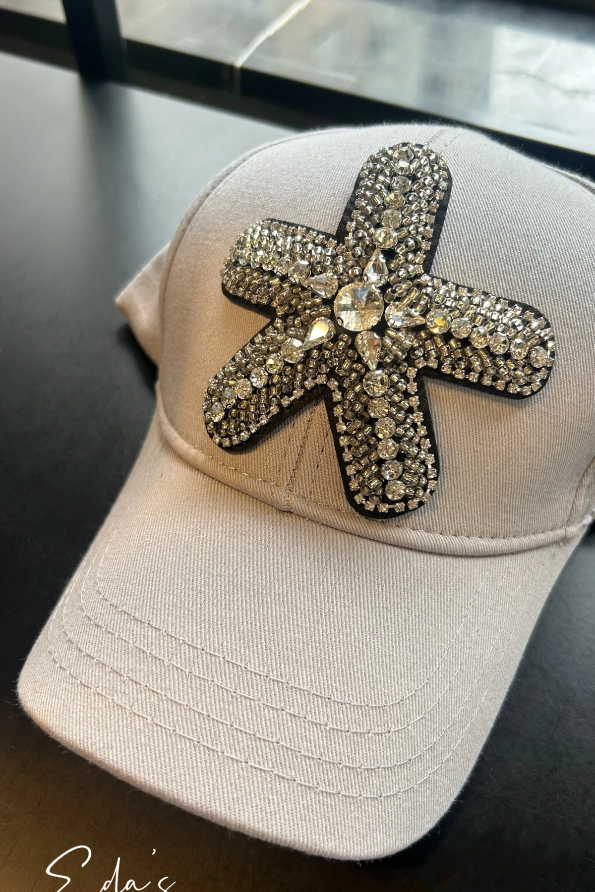 Taşlı Deniz Yıldızı İşlemeli Gri Kep Şapka