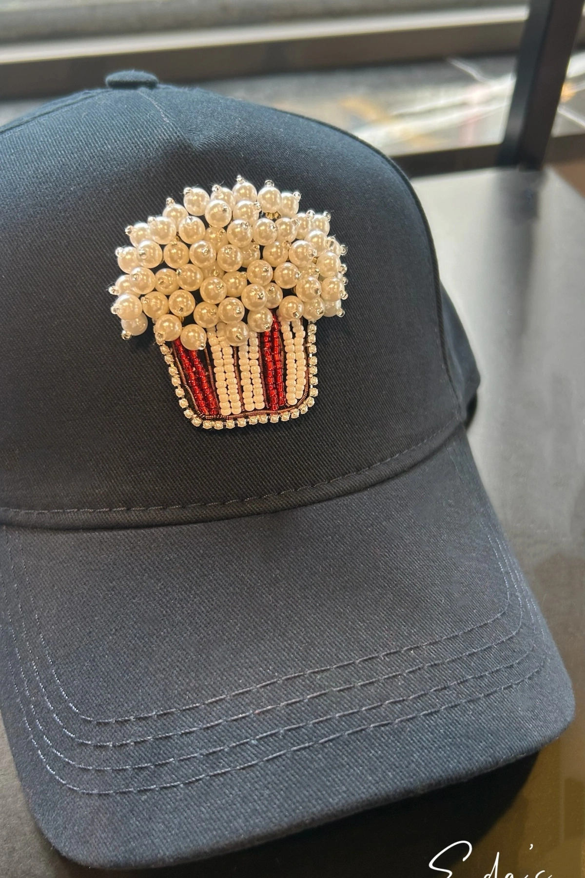 Popcorn İşlemeli Lacivert Kep Şapka