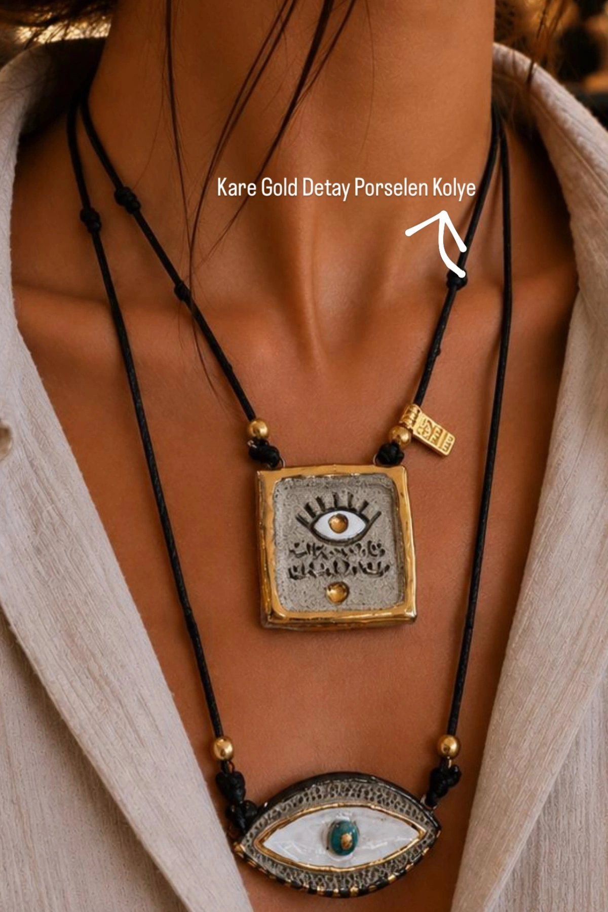 Kare Gold Detaylı Gözlü Porselen Ayarlanabilir Kolye