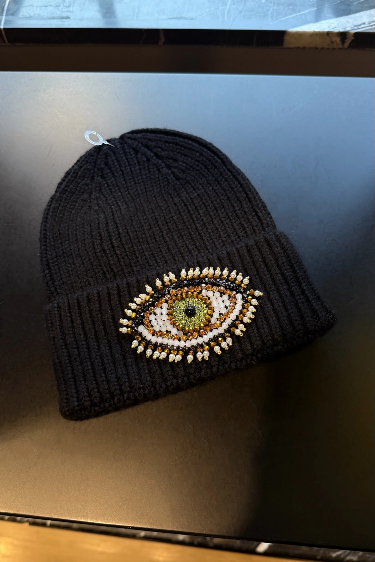 Siyah Renkli Gold İşlemeli Göz İşlemeli Bere