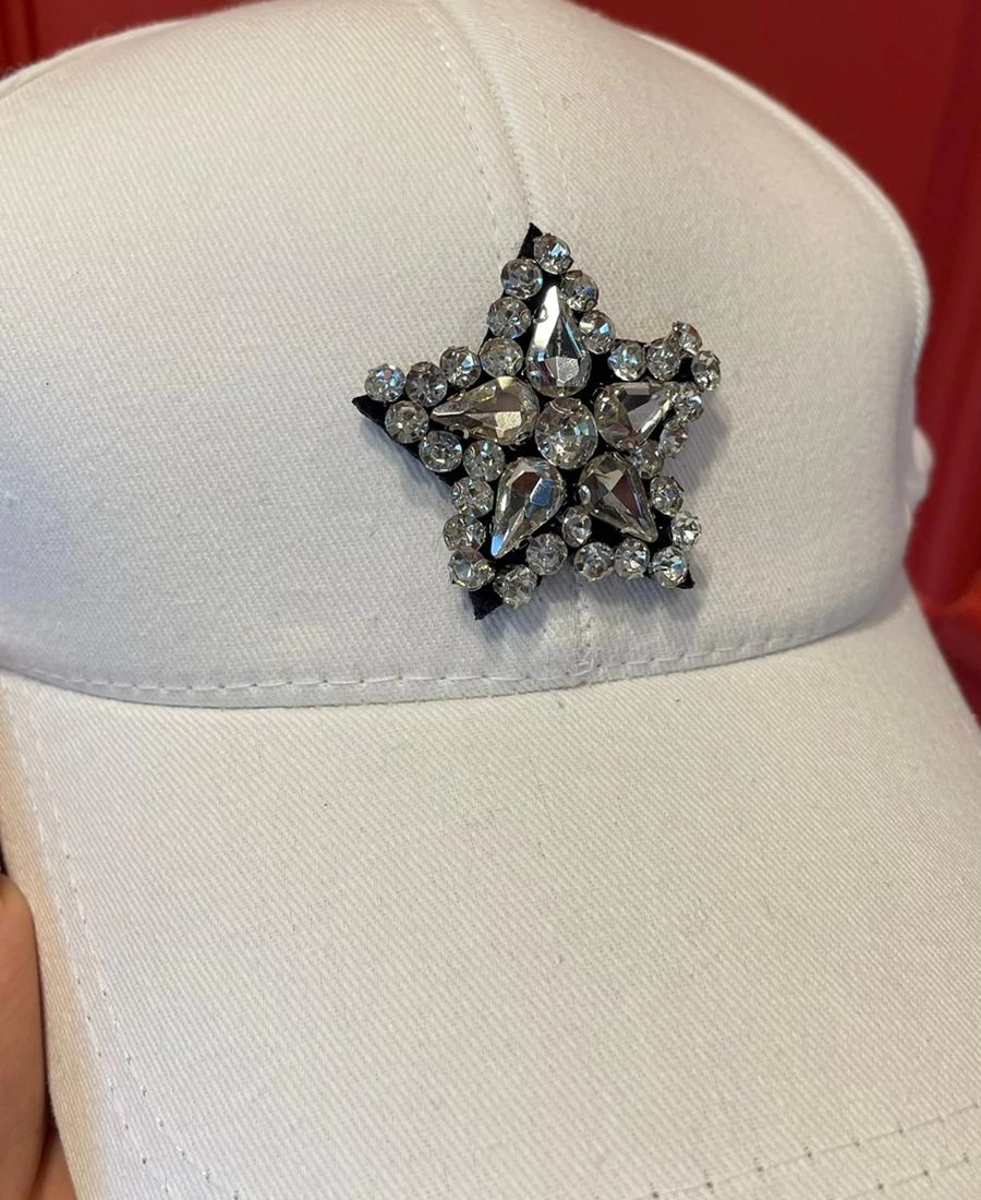 Edas Beyaz Renk Taşlı Yıldız İşlemeli Şapka
