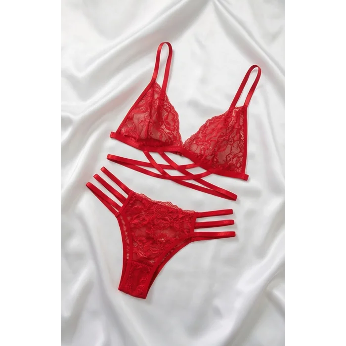 Kadın Kırmızı Dantel Özel Tasarım Şık Sütyen Külot Takımı – Modern, Konforlu ve Günlük Kombinlere Uygun