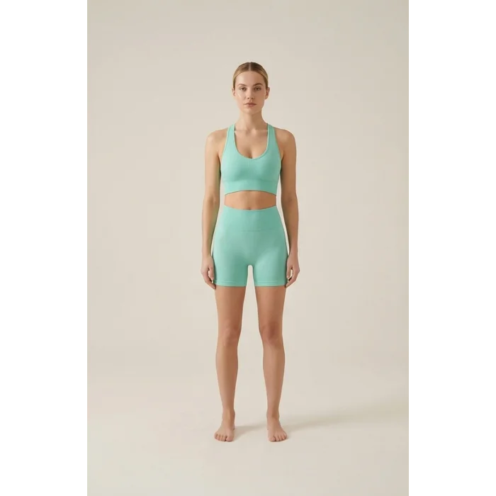 Kadın Açık Mavi Yüksek Bel Çapraz Sırt Detaylı Şortlu Gecelik Takım – Modern, Konforlu ve Günlük Kombinlere Uygun