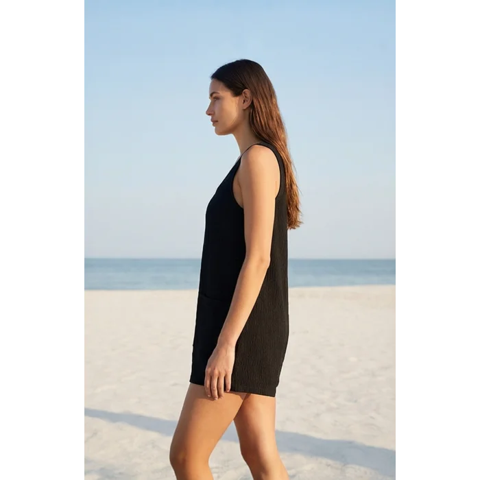 Kadın Siyah Mini Cepli Tulum Plaj Elbisesi – Şık, Rahat ve 4 Mevsim Kullanıma Uygun