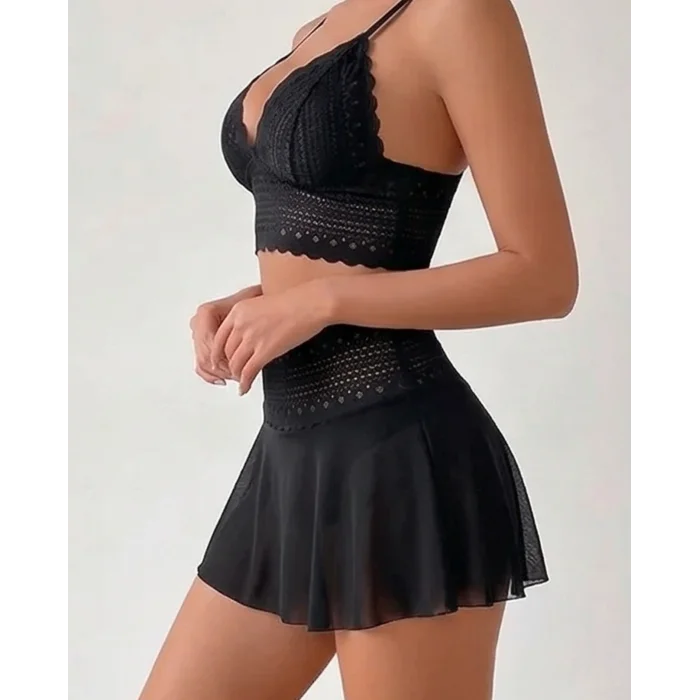 Kadın Siyah Dantel ve Tül Detaylı Etekli Şık Gecelik Takımı – Modern, Konforlu