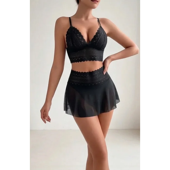 Kadın Siyah Dantel ve Tül Detaylı Etekli Şık Gecelik Takımı – Modern, Konforlu