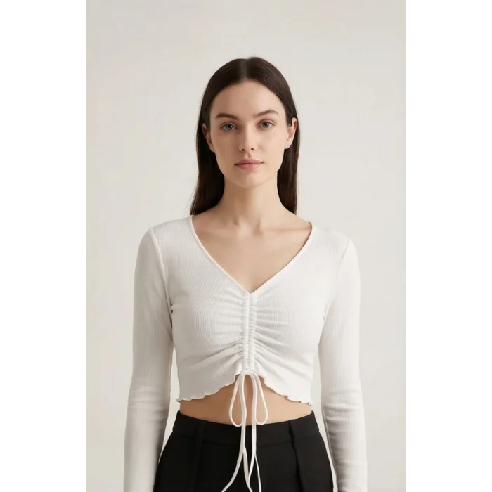 Kadın Beyaz Uzun Kollu Büzdürme Bağcık Detaylı Crop Top Bluz – Şık, Rahat ve Kolay Kombinlenebilir