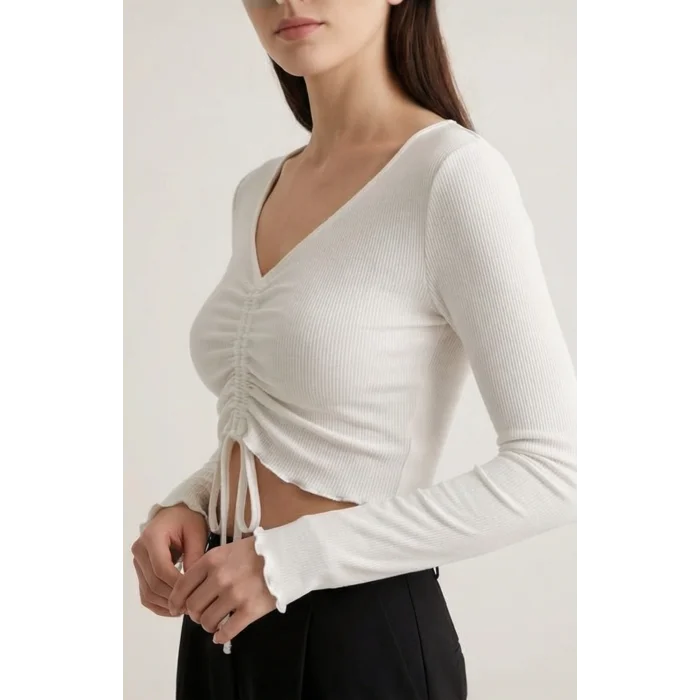 Kadın Beyaz Uzun Kollu Büzdürme Bağcık Detaylı Crop Top Bluz – Şık, Rahat ve Kolay Kombinlenebilir