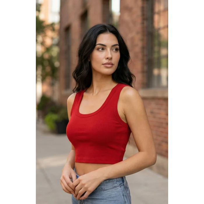 Kadın Kırmızı Kare Yaka Crop Top Bluz – Şık, Rahat ve Kolay Kombinlenebilir