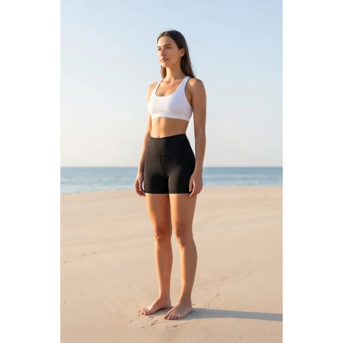 Kadın Siyah Yüksek Bel Mini Deniz Şortu – Modern ve Şık Tasarım
