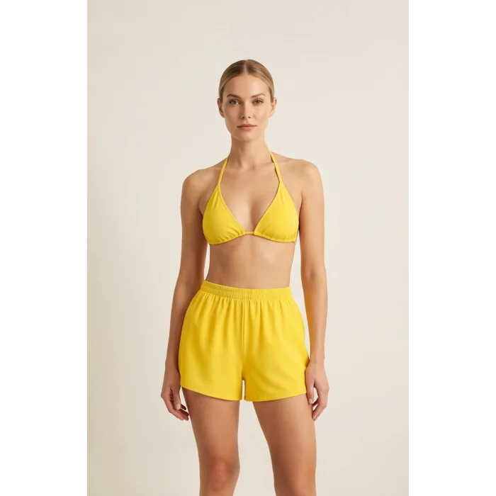 Kadın Sarı Şortlu Belden ve Boyundan Bağlamalı Bikini Takımı – Modern, Konforlu ve Günlük Kombinlere Uygun