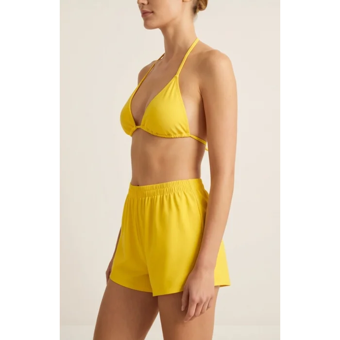 Kadın Sarı Şortlu Belden ve Boyundan Bağlamalı Bikini Takımı – Modern, Konforlu ve Günlük Kombinlere Uygun