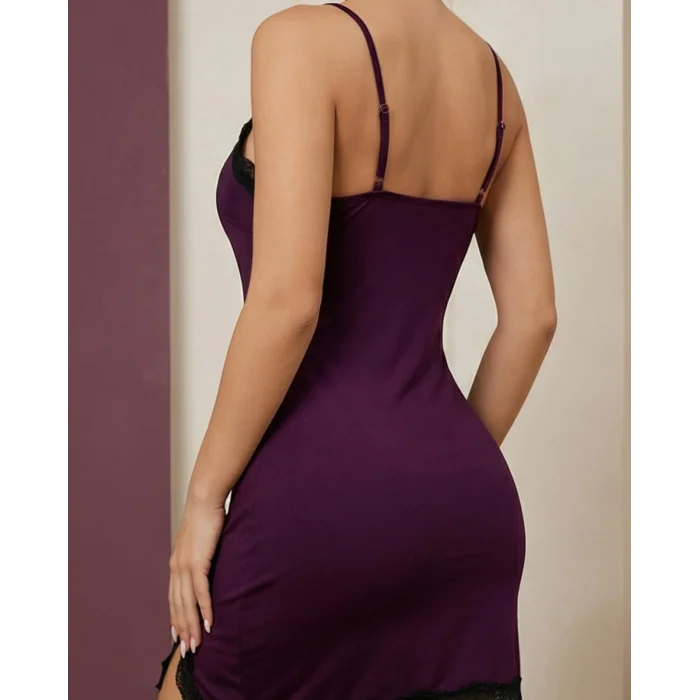 Kadın Mor Göğsü ve Bacakları Dantelli Yırtmaçlı Şık Gecelik – Modern ve Şık Tasarım