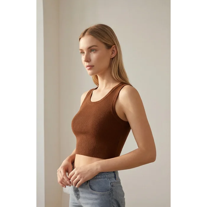 Kadın Kahverengi Kare Yaka Crop Top Bluz – Şık, Rahat ve Kolay Kombinlenebilir