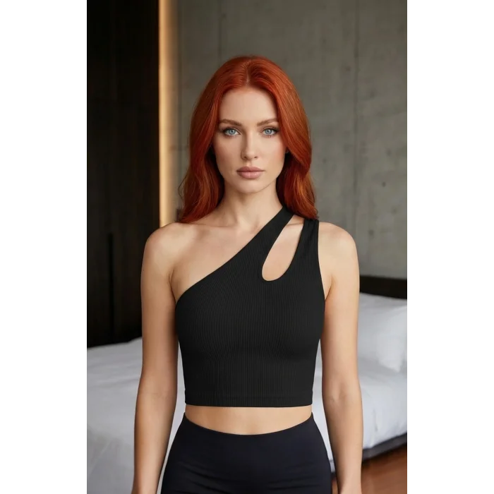 Kadın Siyah Tek Omuz Cut Out Detaylı Crop Top Bluz – Şık, Rahat ve Kolay Kombinlenebilir