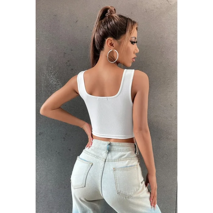 Kadın Beyaz Göbek Dekolteli Crop Top Bluz – Şık, Rahat ve Kolay Kombinlenebilir