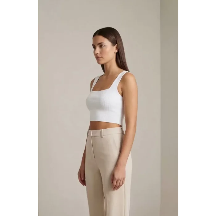 Kadın Beyaz Kalın Askılı Crop Top Büstiyer – Modern ve Şık Tasarım