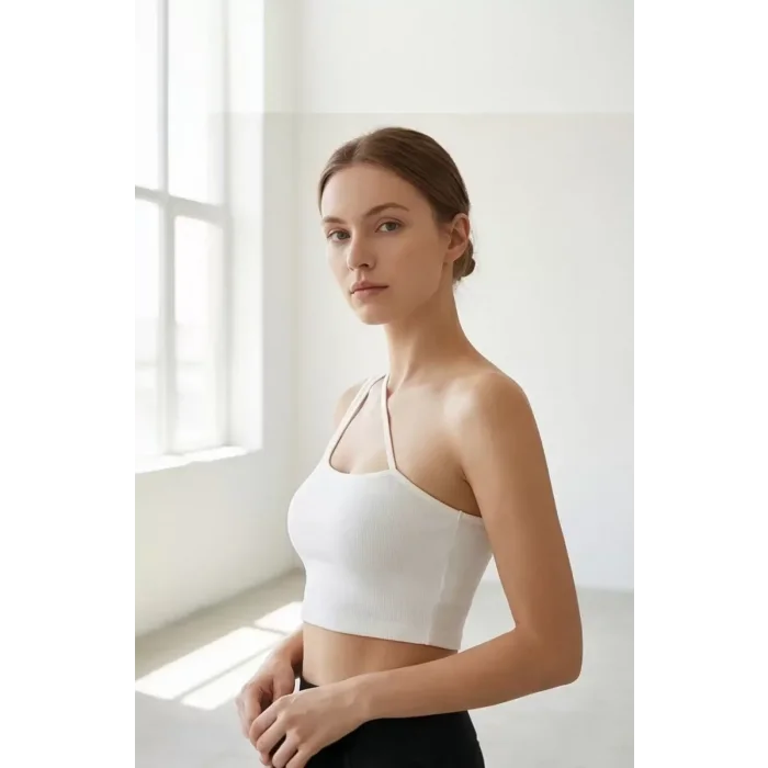 Kadın Beyaz Tek Omuzlu Çapraz Askılı Crop Top Büstiyer