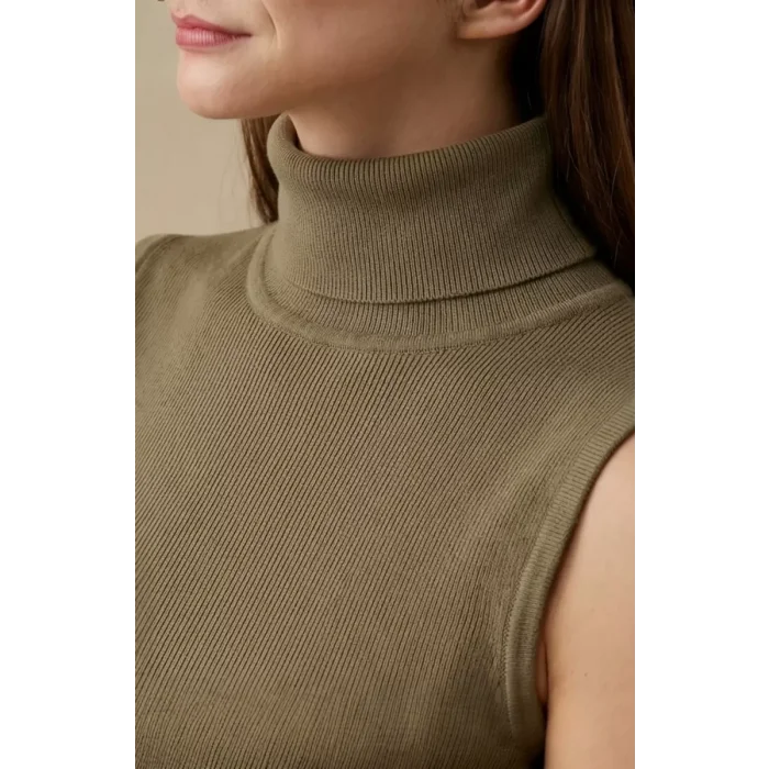 Kadın Haki Yeşili Kolsuz Balıkçı Yaka Basic Bluz