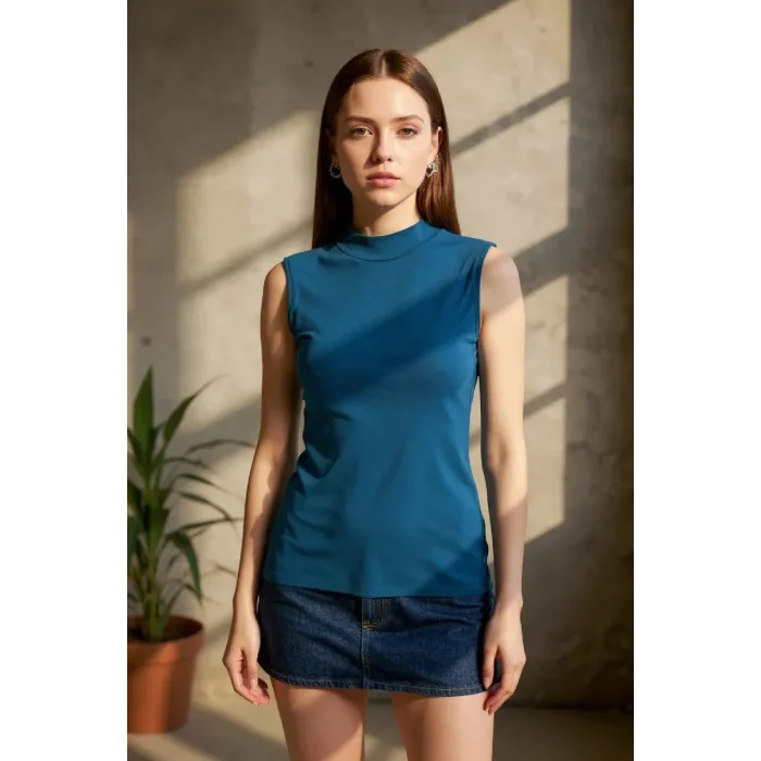 Kadın Mavi Kolsuz Balıkçı Yaka Basic Bluz