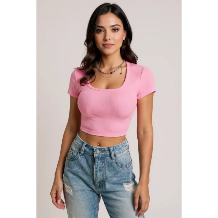 Kadın Pembe Yarım Kol Düz Yaka Crop Top Bluz – Şık, Rahat ve Kolay Kombinlenebilir