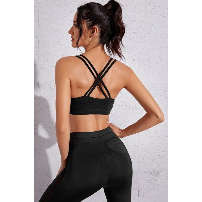 Kadın Siyah Fileli Crop Top Büstiyer – Modern ve Şık Tasarım