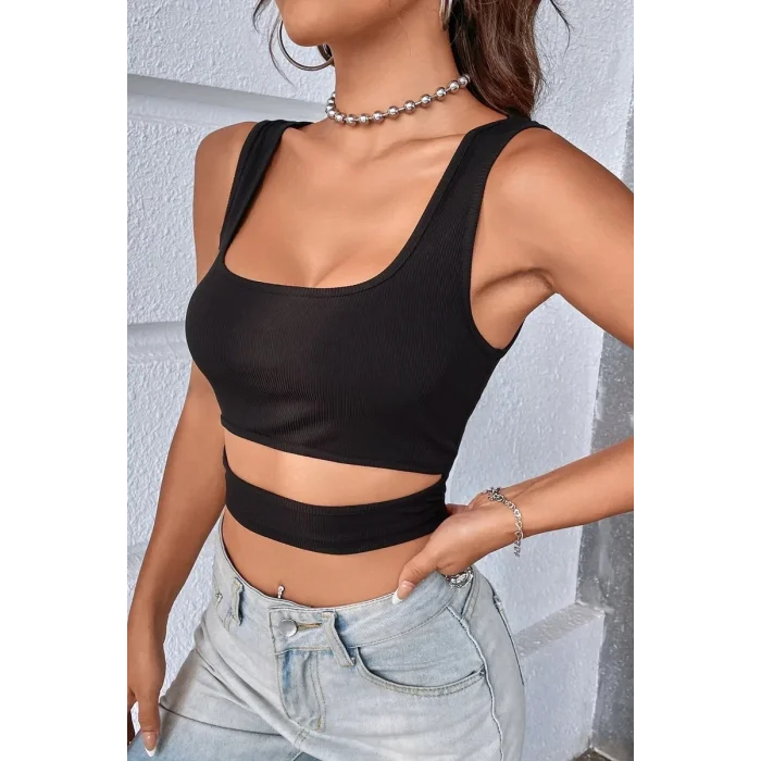 Kadın Siyah Göbek Dekolteli Crop Top Bluz – Şık, Rahat ve Kolay Kombinlenebilir