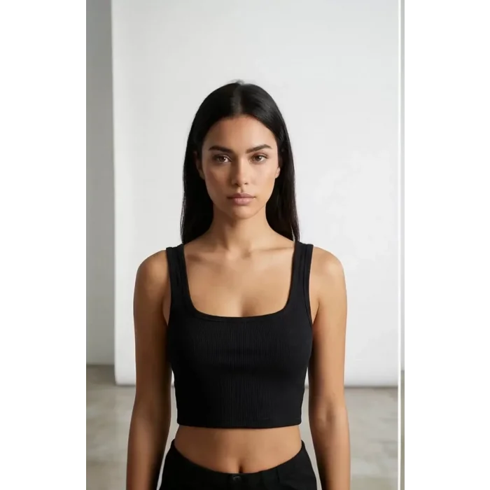Kadın Siyah Kalın Askılı Crop Top Büstiyer – Modern ve Şık Tasarım