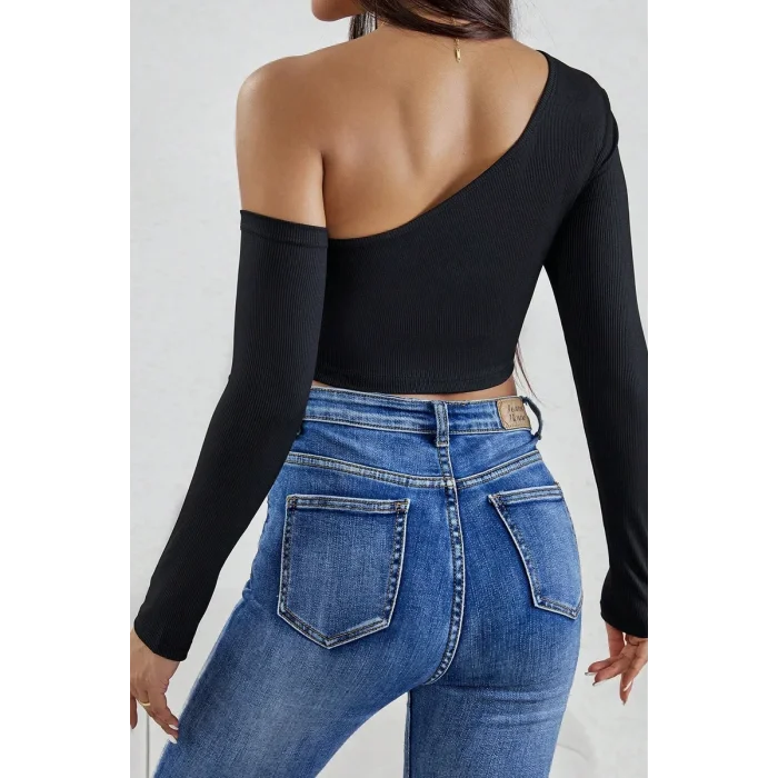Kadın Siyah Tek Omuz Detaylı Uzun Kol Crop Top Bluz – Şık, Rahat ve Kolay Kombinlenebilir