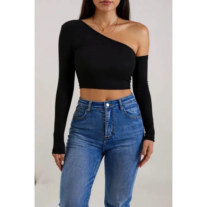Kadın Siyah Tek Omuz Detaylı Uzun Kol Crop Top Bluz – Şık, Rahat ve Kolay Kombinlenebilir