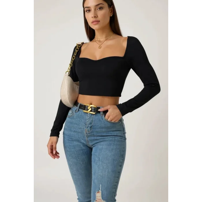 Kadın Siyah Uzun Kol Göğüs Dekolteli Şık Crop Top Bluz – Şık, Rahat ve Kolay Kombinlenebilir