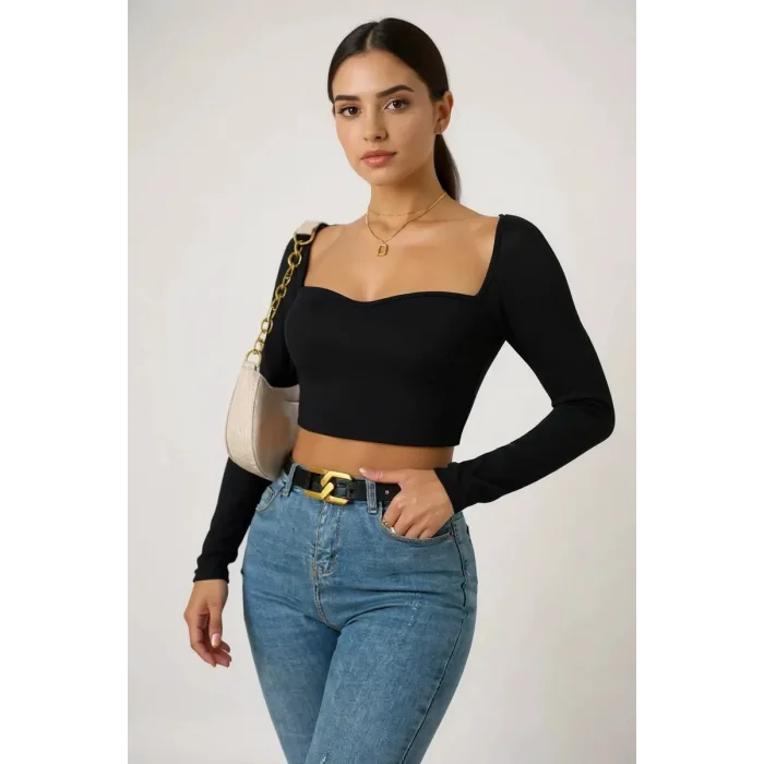 Kadın Siyah Uzun Kol Göğüs Dekolteli Şık Crop Top Bluz – Şık, Rahat ve Kolay Kombinlenebilir