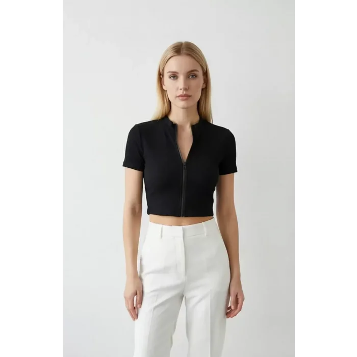 Kadın Siyah Yarım Fermuarlı ve Kısa Kollu Crop Top Bluz