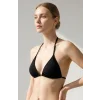 Kadın Siyah ve Fuşya Minimal Kesim Üçgen Bikini Üstü – Modern ve Şık Tasarım