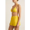 Kadın Sarı Şortlu Belden ve Boyundan Bağlamalı Bikini Takımı – Modern, Konforlu ve Günlük Kombinlere Uygun