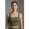 Kadın Haki Yeşili Kalın Askılı Crop Top Büstiyer – Modern ve Şık Tasarım