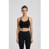 Kadın Siyah Çarpraz İpli Spor Büstiyer – Modern ve Şık Tasarım