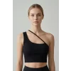 Kadın Siyah Tek Omuzlu Çapraz Askılı Crop Top Büstiyer – Modern ve Şık Tasarım
