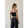 Kadın Siyah Tek Omuzlu Çapraz Askılı Crop Top Büstiyer – Modern ve Şık Tasarım