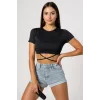 Kadın Siyah Yarım Kol Çapraz Bağlamalı Crop Top Bluz – Şık, Rahat ve Kolay Kombinlenebilir