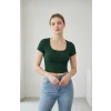 Kadın Yeşil Yarım Kol Düz Yaka Crop Top Bluz – Şık, Rahat ve Kolay Kombinlenebilir