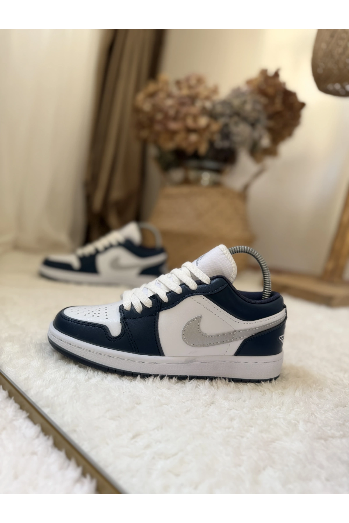 Nike Air Jordan 1 Low – White / Navy / Light Grey